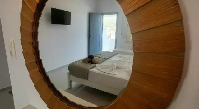 Номер Superior Ergina Studios