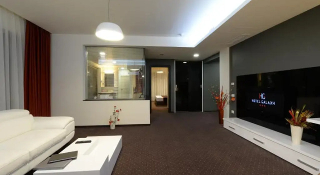 Люкс c 1 комнатой Hotel Galaxy