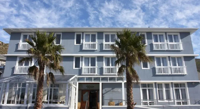 The Calders Hotel & Conference Centre, Забронировать Отель Отели Фисхук с завтраком, рядом с Fish Hoek Railway Station, Завтраки