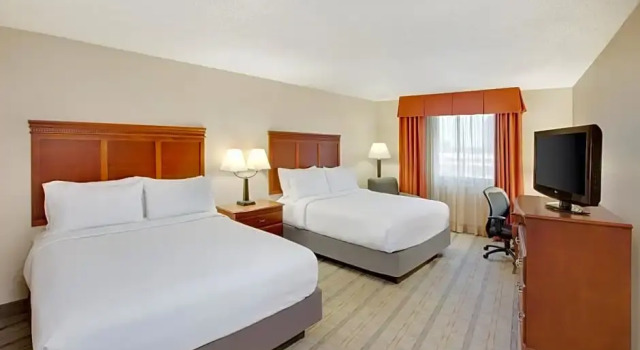Люкс c 1 комнатой Holiday Inn Express Dallas Market Center by IHG