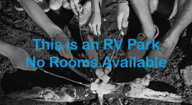Место под палатку RV Park - Riverside Resort