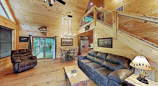 New Listing! All-suite - 1.5 Acres & Hot Tub 2 Bedroom Home, Забронировать Дом для отпуска Коттеджи Роки-Гров, Коттедж