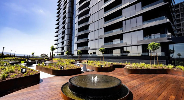 Moody Moon Apartment @ Sky Garden - Glen Waverley