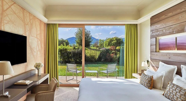 Номер Superior Цокольный этаж с балконом и с видом на сад Hôtel Barrière Ribeauvillé