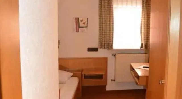 Номер Standard Pension Hofmann-Schmölzer