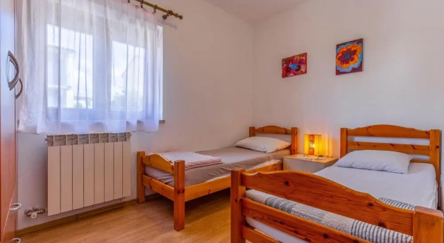 Amazing Home in Pula With Wifi and 3 Bedrooms, Rezervovat Hotel Veli Vrh Istrie