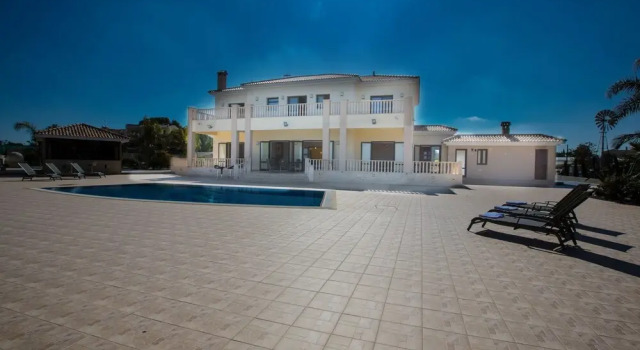 Villa Geordie 7 Platinum