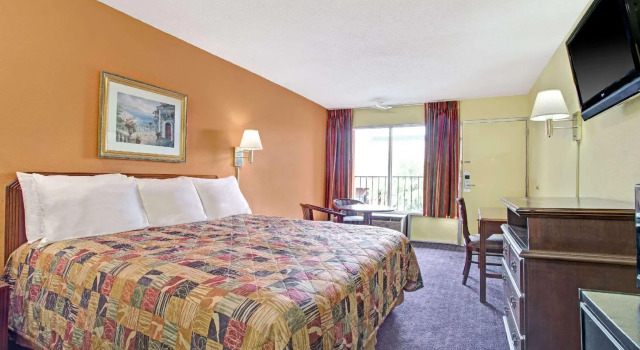 Двухместный номер Standard Days Inn by Wyndham Benson