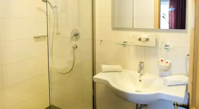Апартаменты Standard c 1 комнатой с балконом и с видом на горы Alpenstern rooms & suites