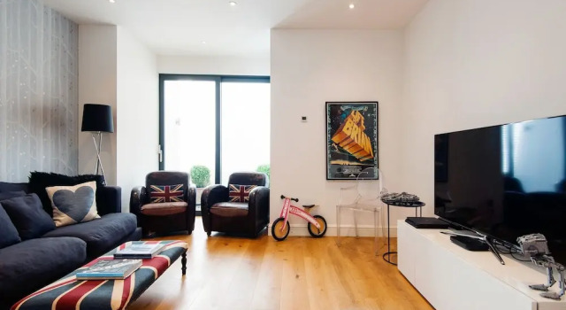 Enchanting Southfields Home by King George's Park
