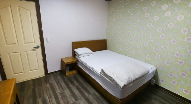 Nonsan Hwangje Motel