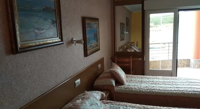 Hostal Residencia Bahía, Varaa Hostelli Laxe Camino dos Faros