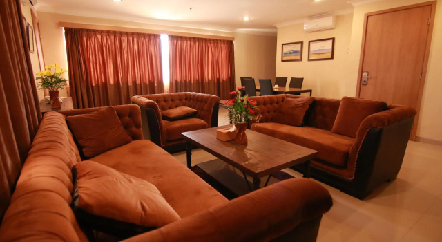 Семейный люкс Kyriad Haka Makassar