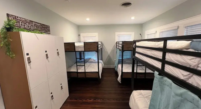 Кровать в общем номере MyCrib Houston Hostel