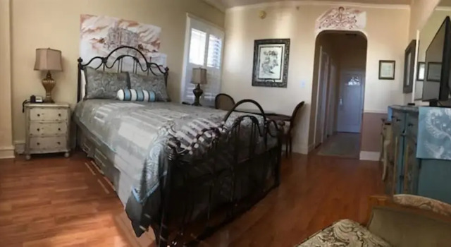 Номер Deluxe Mayflower Hotel
