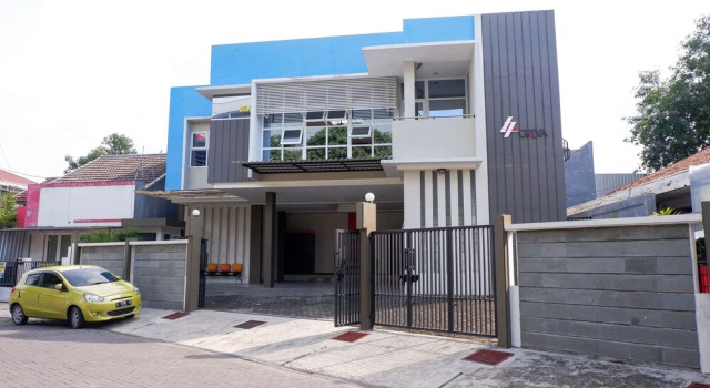 RedDoorz Plus near Mall Ciputra Semarang, Rezervovat Hotel Hotely v Semarang s parkováním, poblíž Semarang Grand Mosque, Parkování