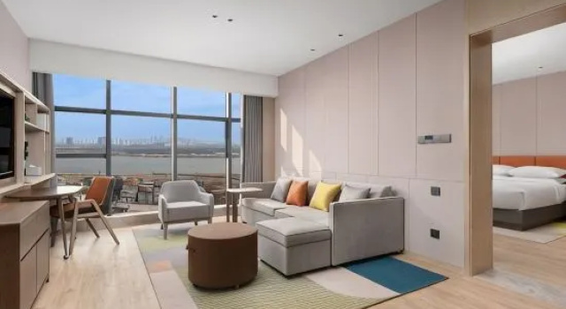Люкс с видом на реку Home2 Suites by Hilton Xiangyang Xiangzhou
