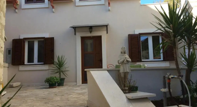 Guesthouse Kresic, Prenota Hotel Splitska 