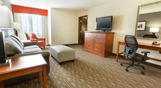 Drury Inn & Suites St. Louis Creve Coeur, Prenota Hotel Hotel a Missouri con piscina, Piscina