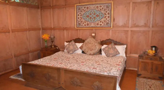 Номер Deluxe New Alexandra Houseboats
