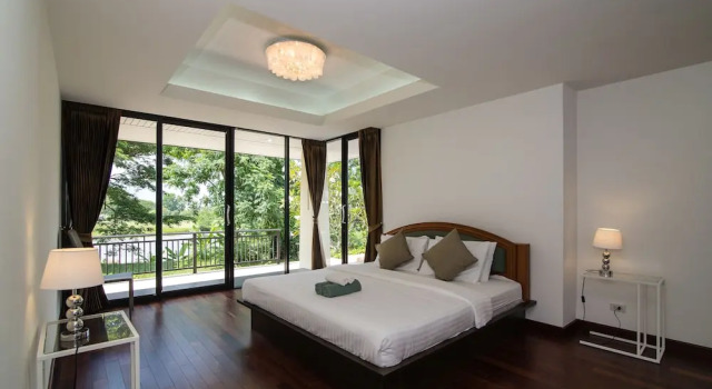 Palm Hills Golf Club & Residence, Rezervovat Hotel Hotely v Petchaburi s parkováním, Parkování