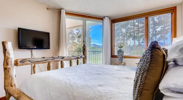 Spacious And Modern 2br Premier- The Pines- Kids Ski Free 2 Bedroom Condo by RedAwning