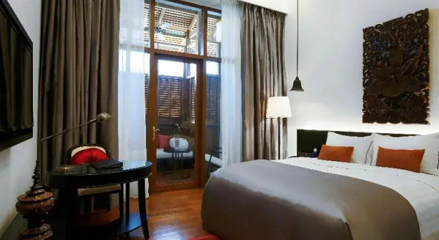 Двухместный номер Superior с балконом и с видом на сад The Lake Garden Hotel Nay Pyi Taw - MGallery Collection