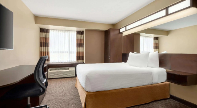 Двухместный номер Standard Microtel Inn and Suites by Wyndham Weyburn