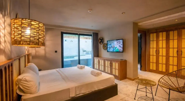 Icon Beach Suites Hotel