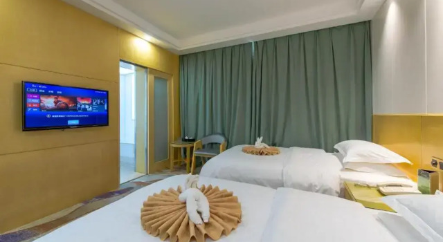 Fu Hua International Hotel Dunhuang, Book Hotel Hotels in Jiuquan with Parking, Parking
