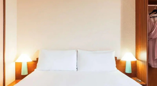 Номер Deluxe ibis Douala