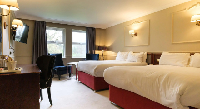 Четырёхместный номер Standard Birmingham North Moor Hall Hotel