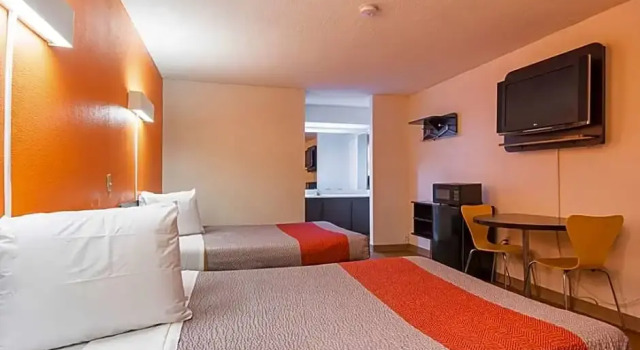 Четырёхместный номер Standard Motel 6-Newnan, GA