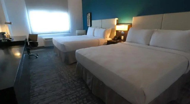 Четырёхместный номер Deluxe Costa Bahia Hotel, Convention Center and Casino