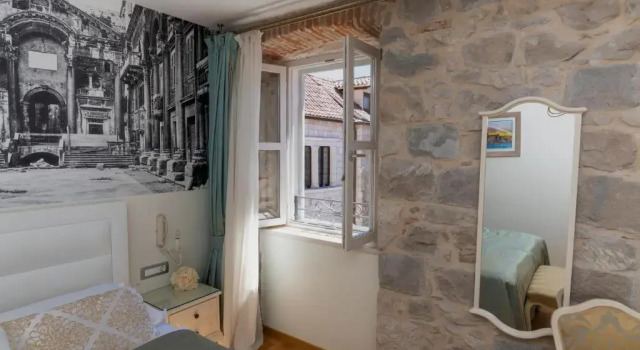 Gothic Palace Heritage, Prenota Affittacamere Splitska 