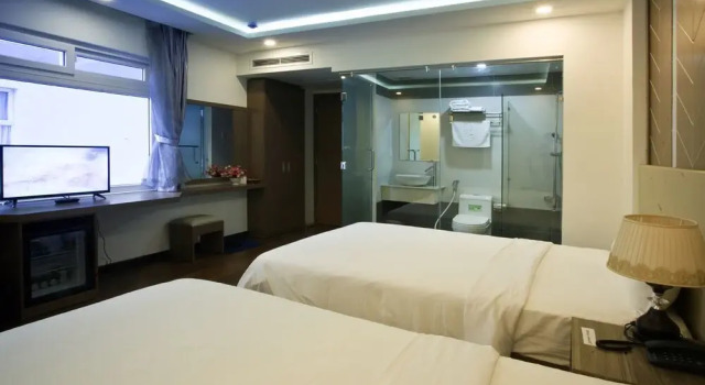 Четырёхместный номер Deluxe ABAY Hotel