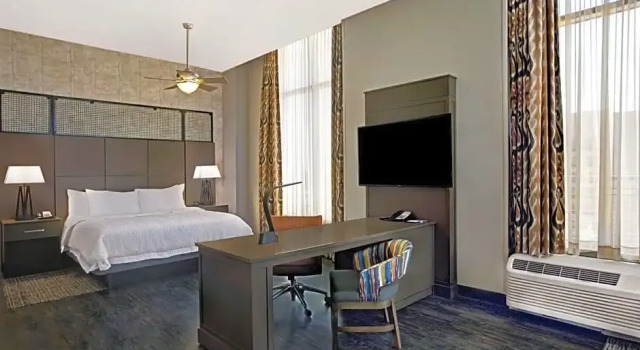 Двухместная студия Hearing Accessible с балконом Hampton Inn and Suites Austin University Capitol