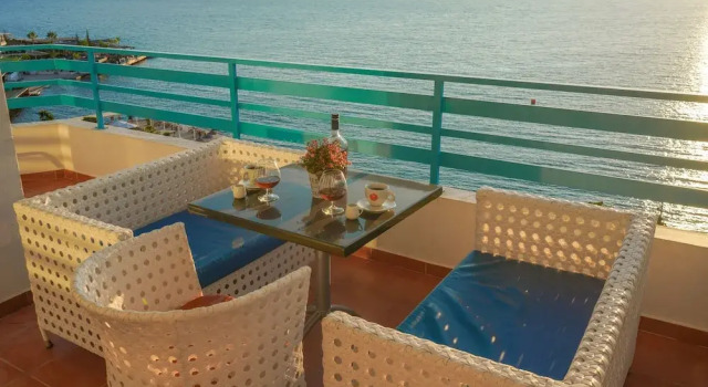 Апартаменты с 2 комнатами с балконом и с видом на море Serxhio Apartments