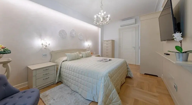 Апартаменты Luxury Luxury Lakefront Catullo with pool