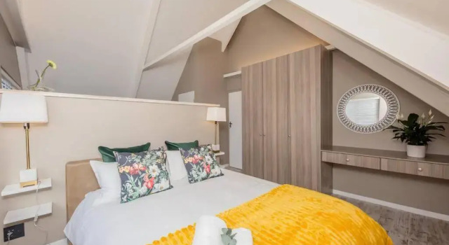 Chateau Libertas - Brand NEW family home with pool, Забронировать Отель Кейптаун Cape Peninsula