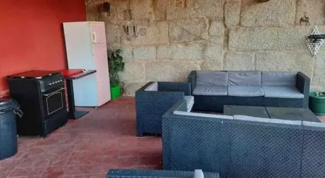 Alojamiento Entero Con Piscina Y Jardin., Rezerwuj Hotel Hotele w Orense z basenem, Basen