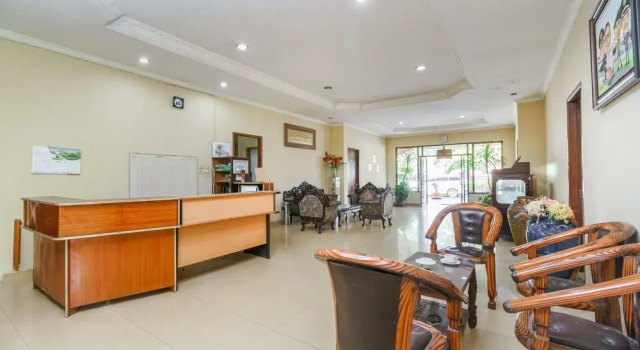 Urbanview Hotel Cendrawasih Lahat By RedDoorz, Rezerwuj Hotel Lahat Sumatra