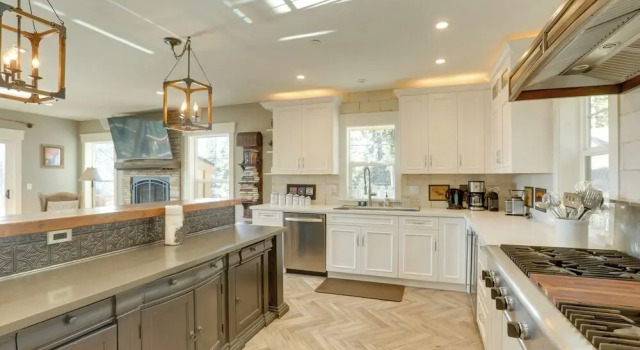 Коттедж Lake Tahoe Views & Hot Tub: Stunning Luxury Home!