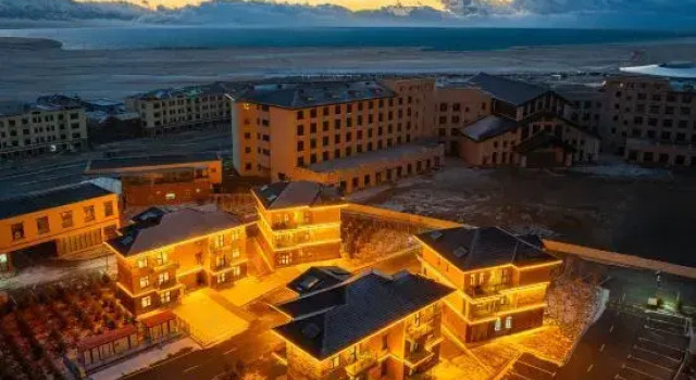 Sailim Lake View Mountain No. 1 Courtyard, Boek Hotel Bole Xinjiang