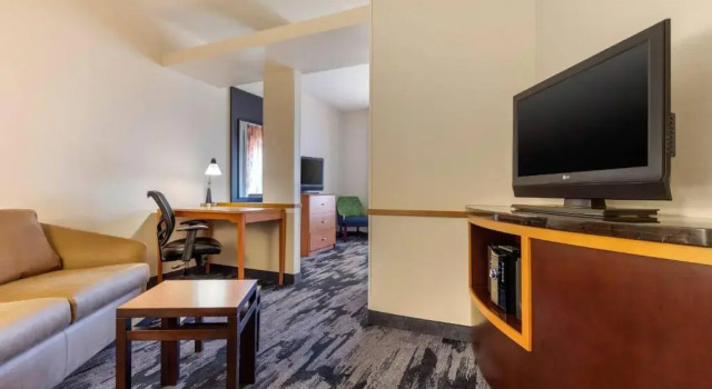 Полулюкс Fairfield Inn & Suites by Marriott Rockford