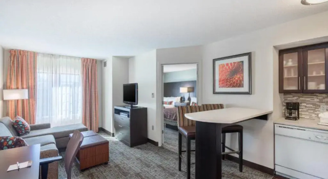 Четырёхместный люкс c 1 комнатой Staybridge Suites Wilmington-Newark by IHG