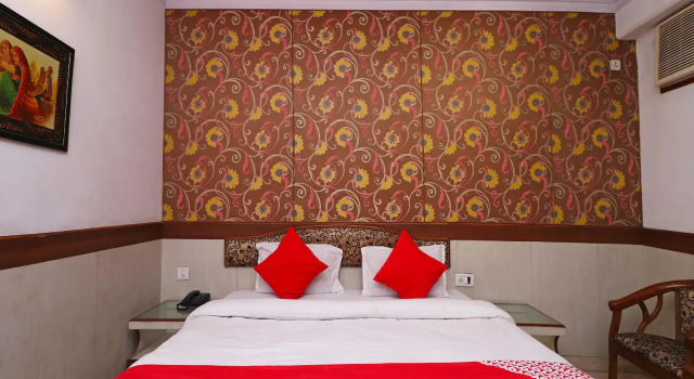 OYO 29051 Hotel Solitaire & Restaurant
