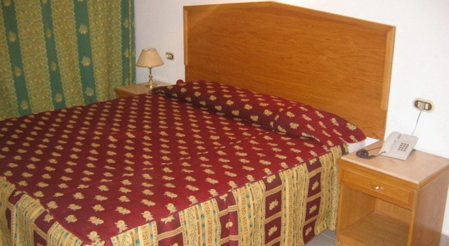 Двухместный номер Standard с балконом Catherine Plaza Hotel