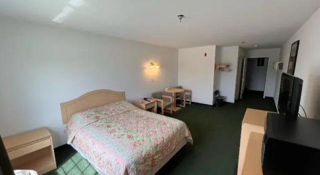 Четырёхместный номер Standard Red Bud Country Inn