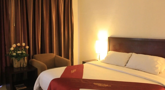 Hotel GRAN CENTRAL, Book Hotel Hotels in Sulawesi with Parking, Parking